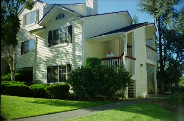 Pictures from another millenium
(Click on the picture for the full-size version)