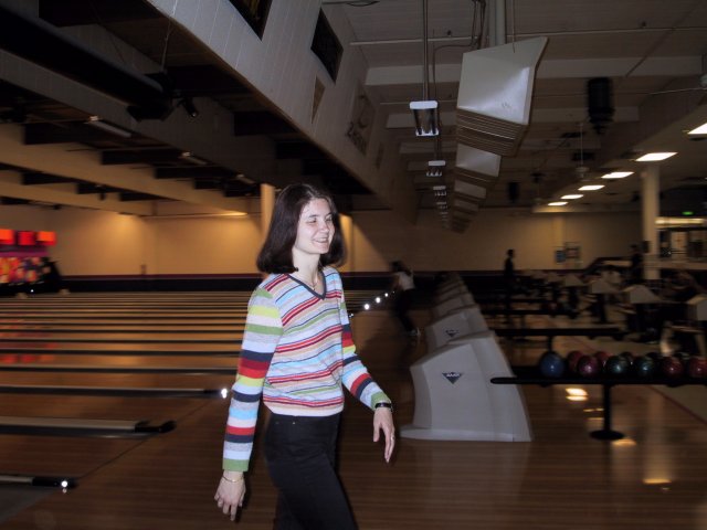 Alin Constantin's Photography - Thursday night's bowling session (05/28/2001)
(Click on the picture for the full-size version)