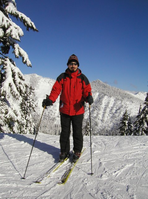 At Stevens Pass, 02-23-2003
(Click on the picture for the full-size version)