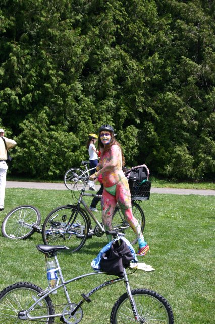 World Nude Bike Ride, Seattle 2004
(Click on the picture for the full-size version)