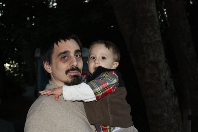 In Robinswood park
(Click on the picture for the full-size version)