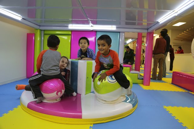 William's birthday, 1/27
(Click on the picture for the full-size version)