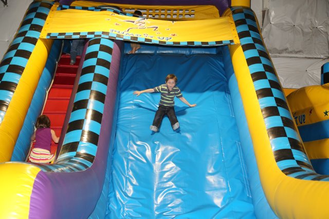 Robert Birthday, 03/31
(Click on the picture for the full-size version)