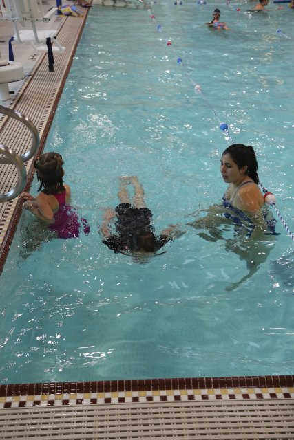 Alin Constantin's Photography - Swimming class, 10/18
(Click on the picture for the full-size version)