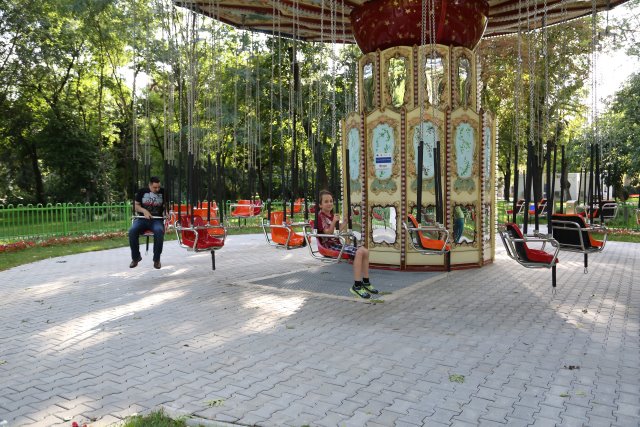 Vacation in Romania 2016, Bucuresti
(Click on the picture for the full-size version)