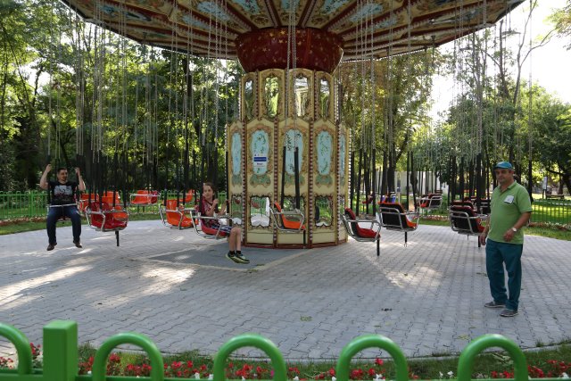 Vacation in Romania 2016, Bucuresti
(Click on the picture for the full-size version)