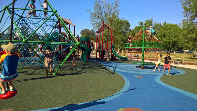 Memorial Day @ Beach
(Click on the picture for the full-size version)