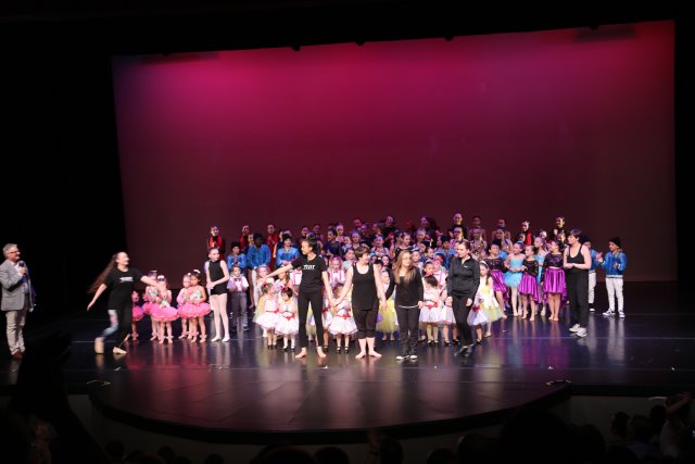 Radu's hip-hop recital, 6/11
(Click on the picture for the full-size version)