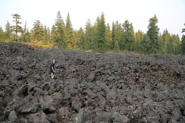 Oregon Lava beds
(Click on the picture for the full-size version)