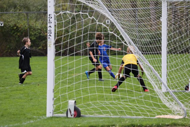 Vlad Soccer vs. Northbend FC, 9/09
(Click on the picture for the full-size version)