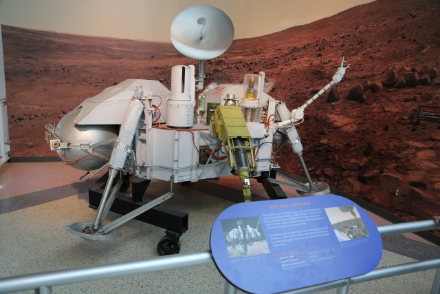 At California Science Museum, 2/22
(Click on the picture for the full-size version)