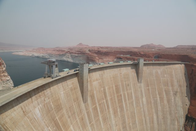 Alin Constantin's Photography - Glen Canyon Dam
(Click on the picture for the full-size version)